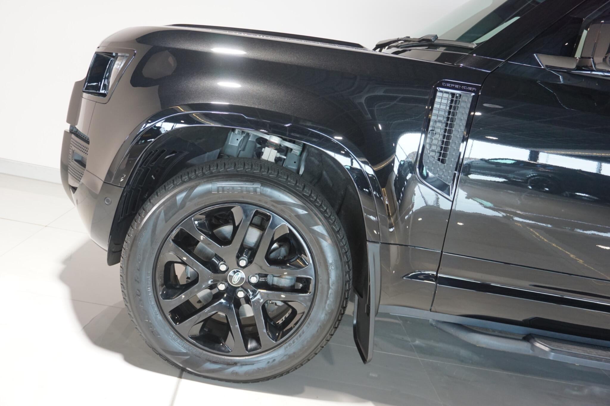 Land Rover Defender 110 3.0 D250 MHEV S Hard Top SUV 5dr Diesel Auto 4WD MWB Euro 6 (s/s) (250 ps)